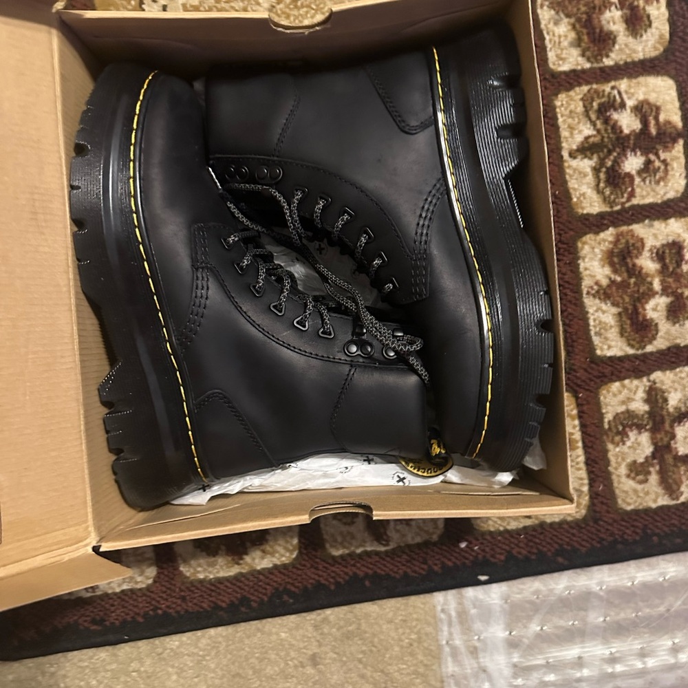 Size 8 Doc Dr. Martens TARIK WYOMING BLACK LEATHER UTILITY womens BOOTS SHOES